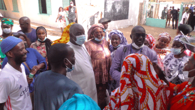Tivaouane : Standing ovation pour Diop Sy acclamé par les électeurs dans les centres de vote