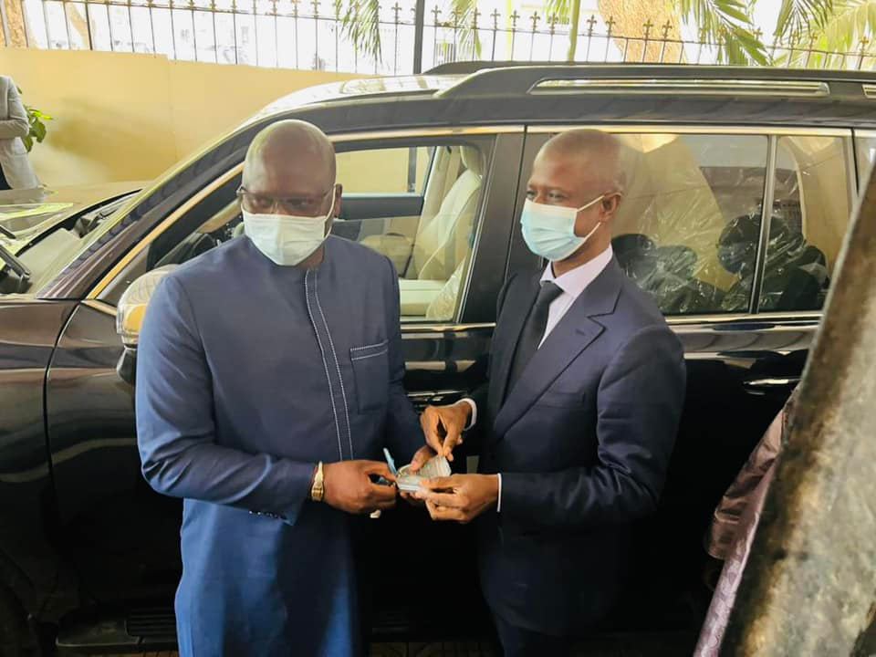 Sénégal : Les gouverneurs de région dotés de nouveaux véhicules de fonction (7 Photos)