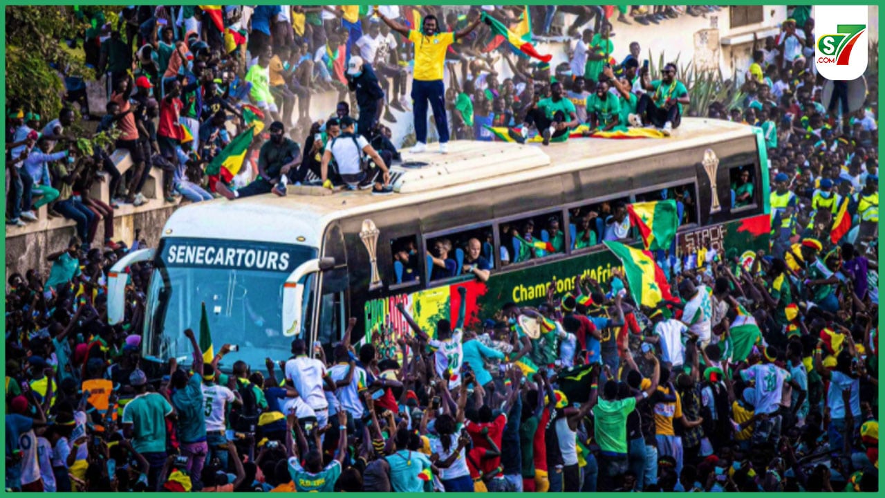 Champions d’Afrique 2021 : Les images incroyables de l’accueil des Lions à Dakar, du jamais vu