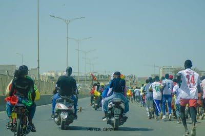 (Photos) Revivez l’accueil triomphal que la jeunesse a réservé aux Champions d’Afrique