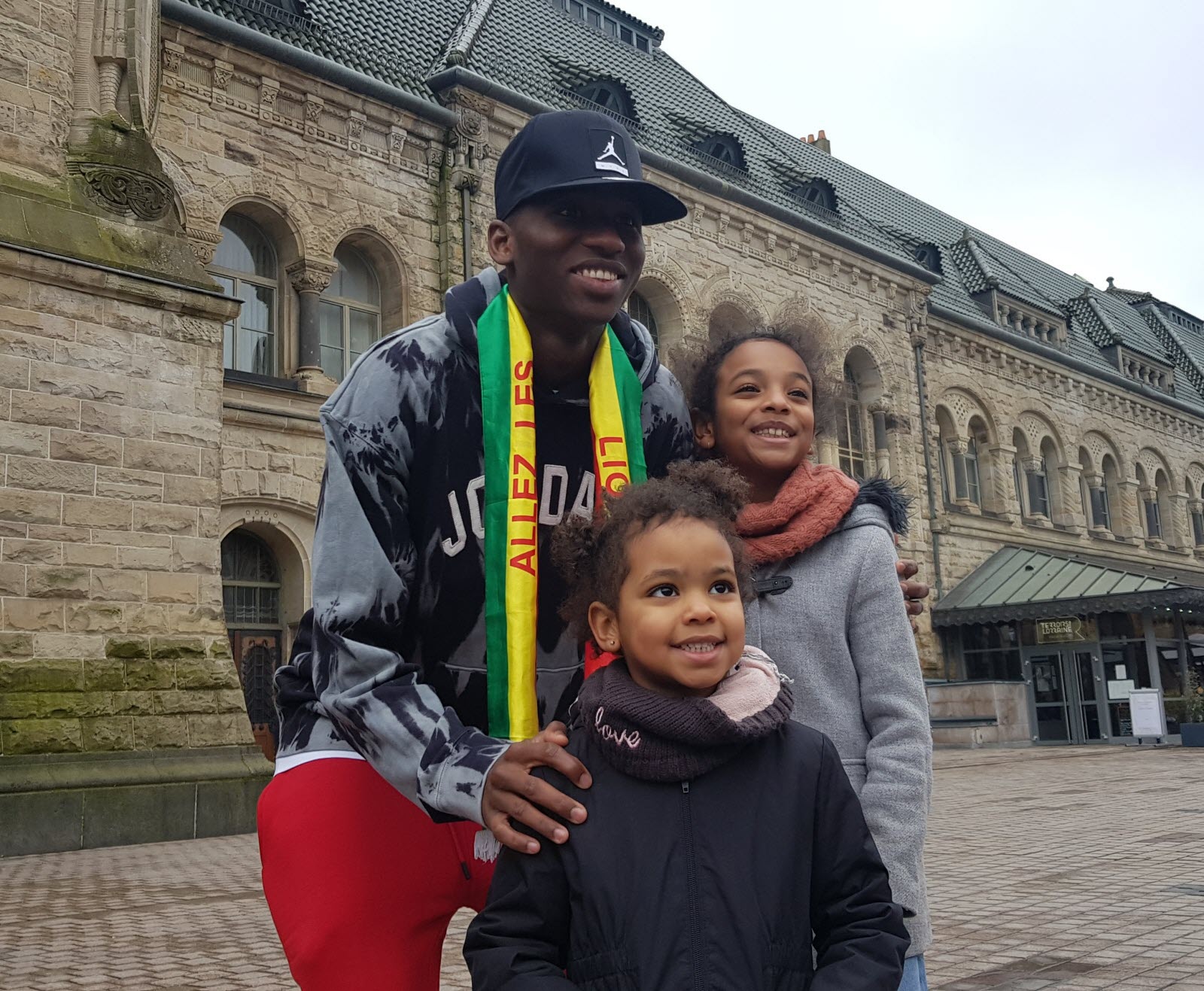 (10 Photos) Metz : Pape Matar Sarr accueilli en héros