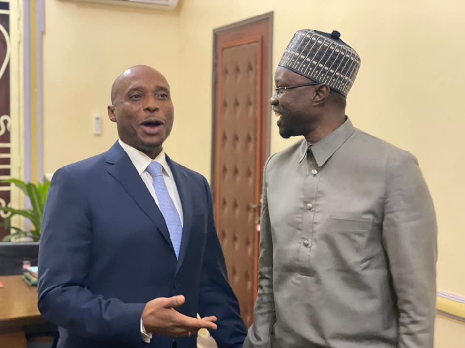 (Photos) Visite à la Mairie de Dakar: quand Sonko prend le fauteuil de Barth