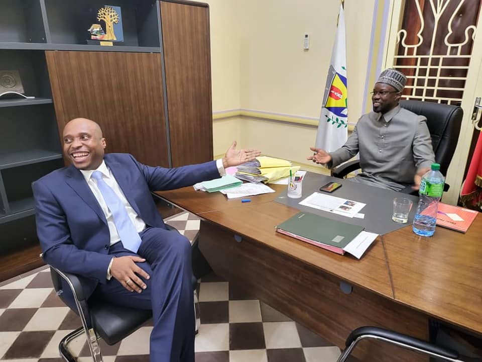 (Photos) Visite à la Mairie de Dakar: quand Sonko prend le fauteuil de Barth