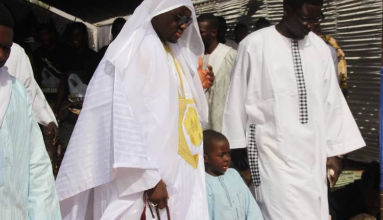Arrêt sur image : Le fils ainé de Serigne Modou Kara en pleine communion avec les talibés