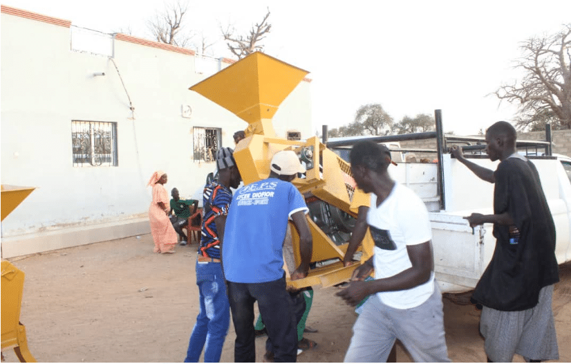 Fatick : La Première Dame offre 50 tonnes de riz, 5 billets Mecque, des moulins... à la coordination départementale de Bby des femmes