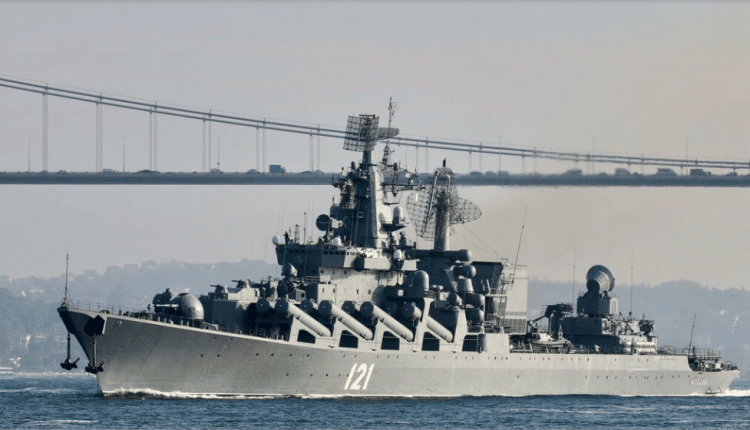 Un croiseur russe a été « gravement endommagé