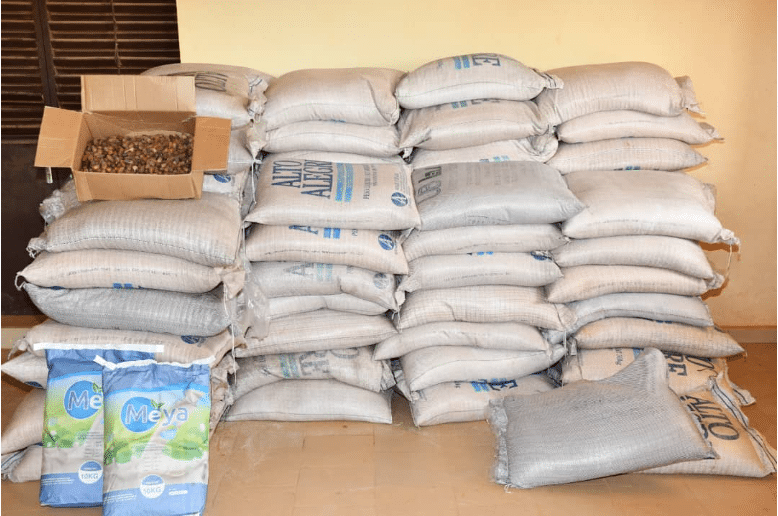 AIBD –RSE :  Un important don de sucre, de lait et de dattes offerts aux populations de Diass et Keur Mousseu