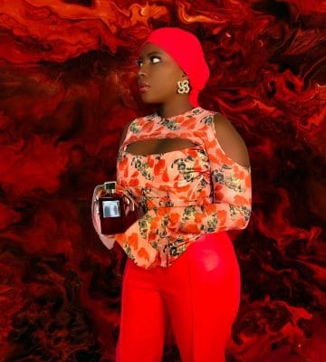 Charlotte Seck : Une écrivaine à la confluence de la mode