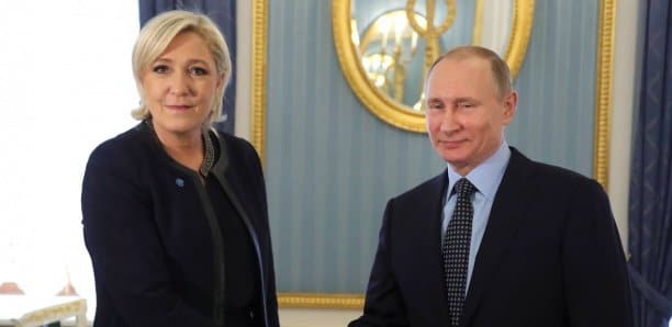 Débat présidentiel: Emmanuel Macron accuse Marine Le Pen de «dépendre du pouvoir russe»