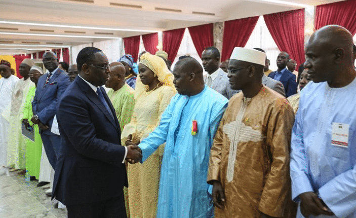 Emploi dans les mairies: Macky met en garde contre tout recrutement en dehors de l’organigramme