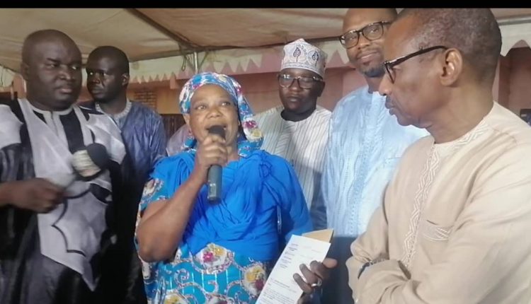 Wakhinane Nimzatt: Macky Sall offre près de 400 baux aux habitants de la cité Diobène grâce à Habib Niang