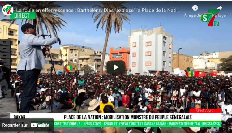 La foule en effervescence : Barthélémy Dias "explose" la Place de la Nation "bodio bodio yéé..."