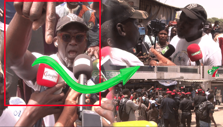 Assane Diouf sermonne des jeunes qui insultaient