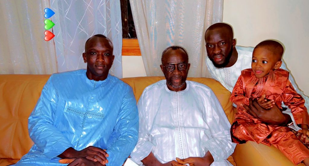 (Photos Tabaski) Moustapha Cissé Lo affiche la forme avec ses enfants