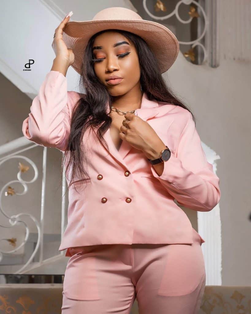 (10 Photos) - Narah Diouf l'ex de Ngaaka Blindé envoûte la toile avec sa silhouette de mannequin