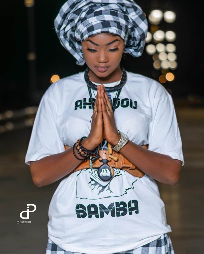 ( 12 Photos ) Cathy de la série Virginie dans la peau d’une “Yaye Fall”