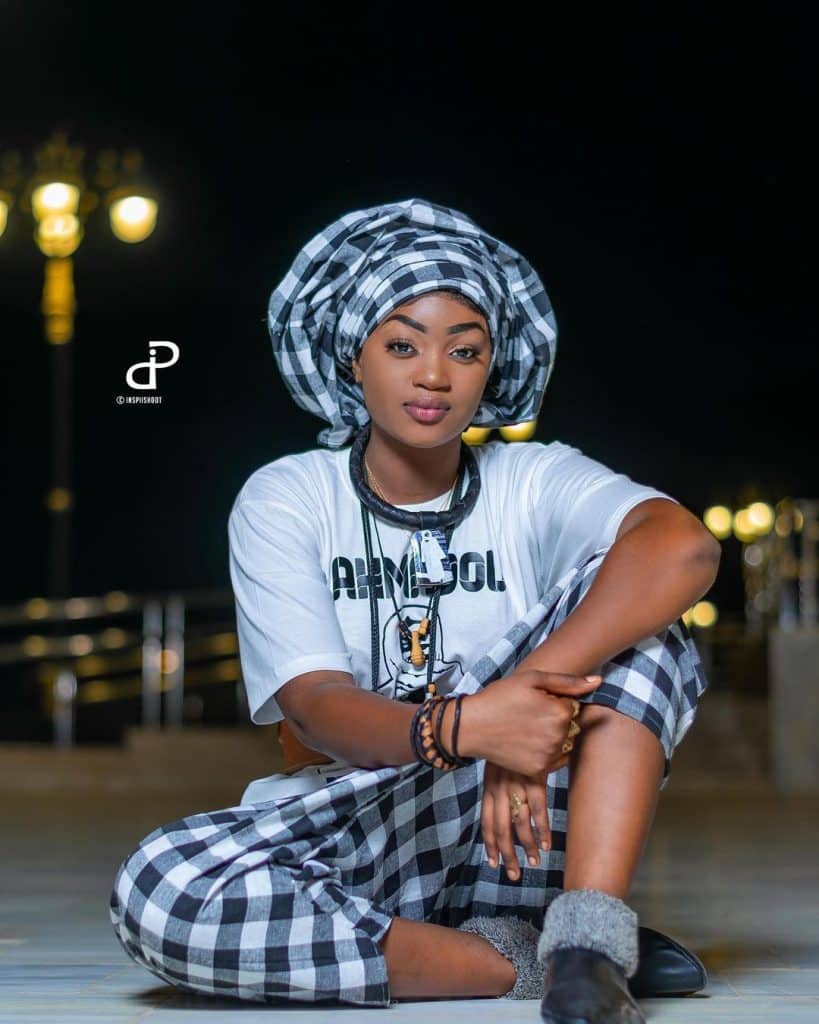 ( 12 Photos ) Cathy de la série Virginie dans la peau d’une “Yaye Fall”