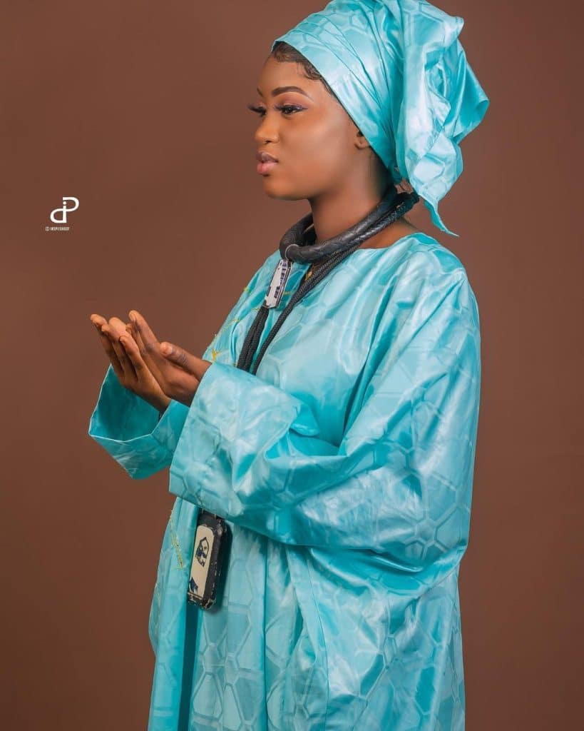 ( 12 Photos ) Cathy de la série Virginie dans la peau d’une “Yaye Fall”