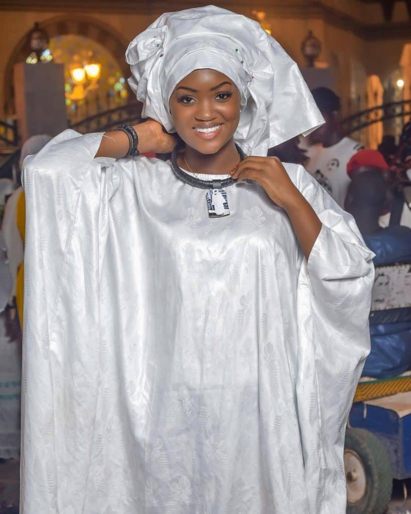 ( 12 Photos ) Cathy de la série Virginie dans la peau d’une “Yaye Fall”