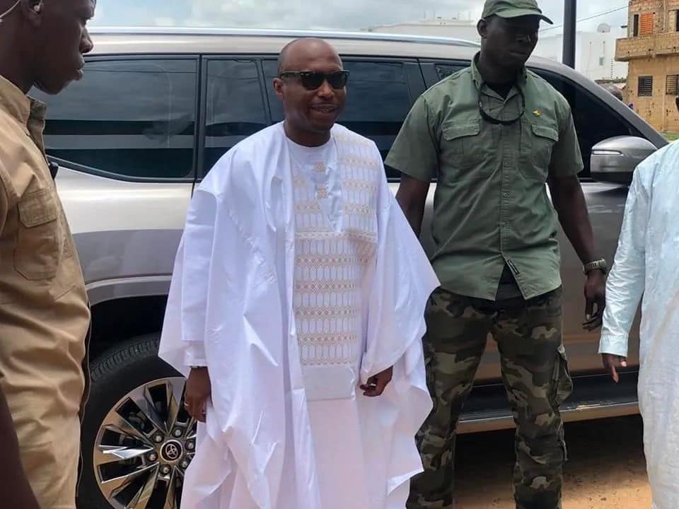 (PHOTOS) Touba : Barth reçu par Serigne Mountakha Mbacké…