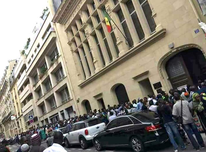 Consulat général du Sénégal à Paris :Un Sénégalais muni d’armes blanches arrêté