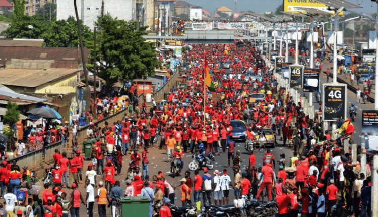 Guinée Conakry : Le Colonel Doumbouya dissout le FNDC !