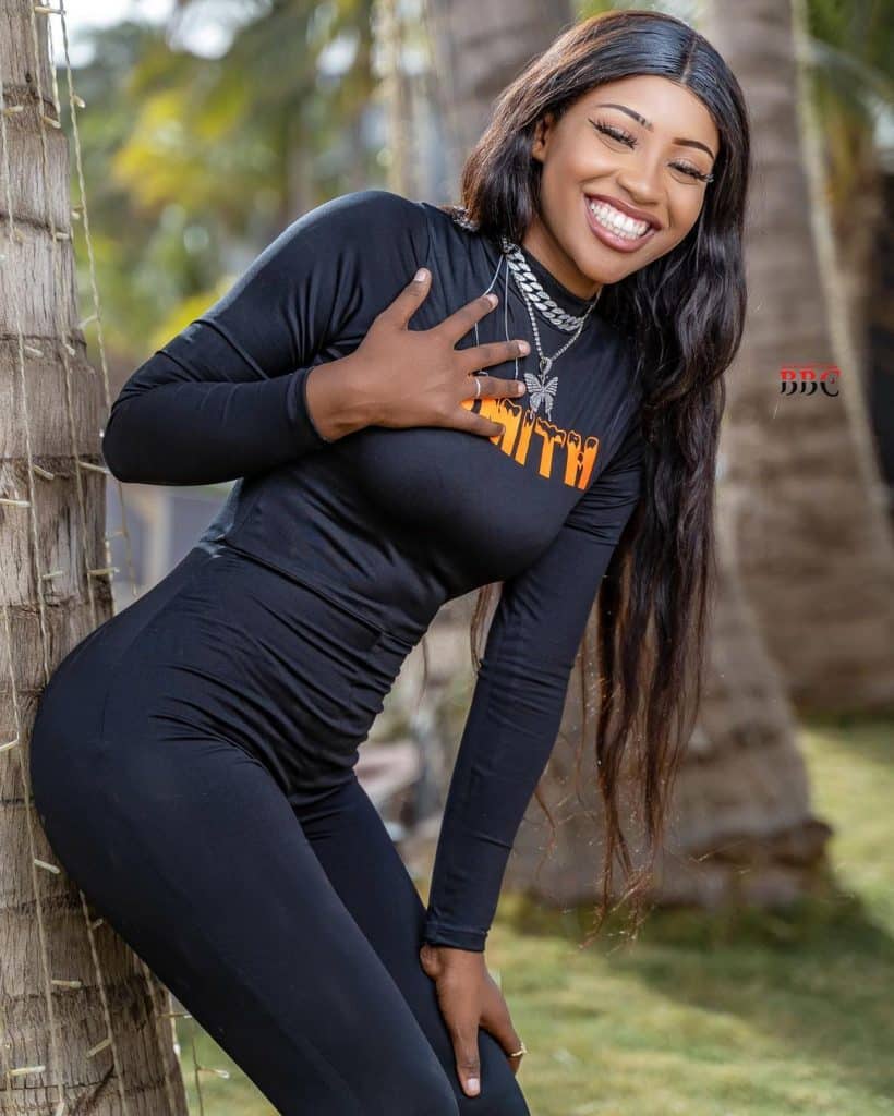 (07 Photos) Toute fraîche, Maty, la petite soeur de Astar fait sensation sur la toile