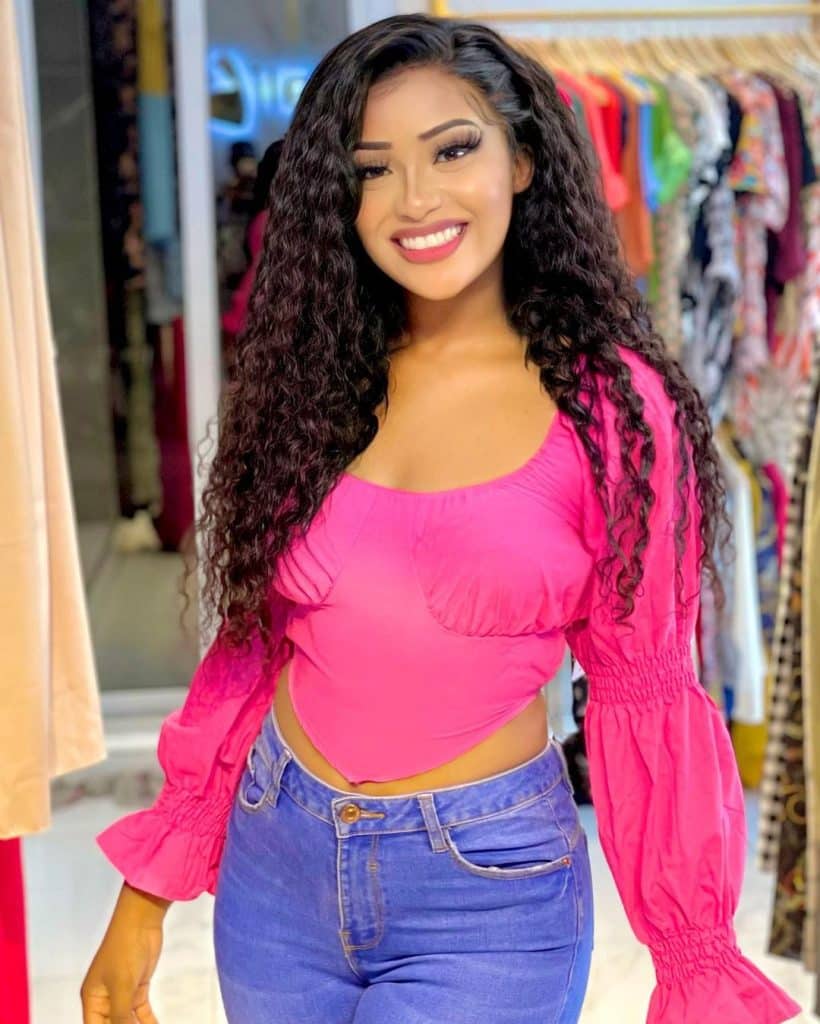 (07 Photos) Toute fraîche, Maty, la petite soeur de Astar fait sensation sur la toile