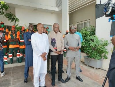 (Vidéo + Photos) Signature de convention entre l'AGEROUTE et l'UCG: 300 jeunes employés pour le nettoiement...