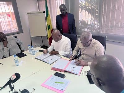 (Vidéo + Photos) Signature de convention entre l'AGEROUTE et l'UCG: 300 jeunes employés pour le nettoiement...