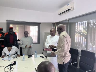 (Vidéo + Photos) Signature de convention entre l'AGEROUTE et l'UCG: 300 jeunes employés pour le nettoiement...