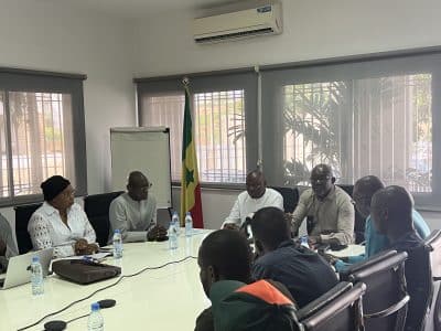 (Vidéo + Photos) Signature de convention entre l'AGEROUTE et l'UCG: 300 jeunes employés pour le nettoiement...