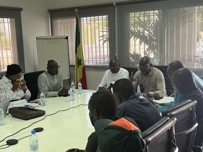 (Vidéo + Photos) Signature de convention entre l'AGEROUTE et l'UCG: 300 jeunes employés pour le nettoiement...