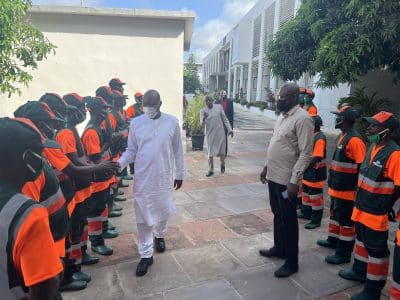 (Vidéo + Photos) Signature de convention entre l'AGEROUTE et l'UCG: 300 jeunes employés pour le nettoiement...