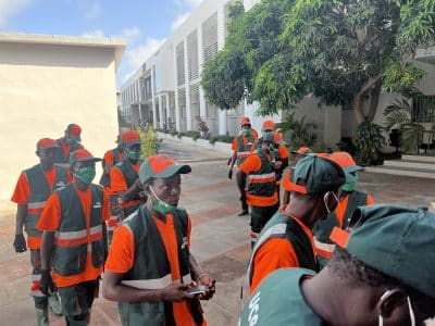 (Vidéo + Photos) Signature de convention entre l'AGEROUTE et l'UCG: 300 jeunes employés pour le nettoiement...