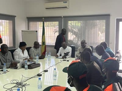 (Vidéo + Photos) Signature de convention entre l'AGEROUTE et l'UCG: 300 jeunes employés pour le nettoiement...