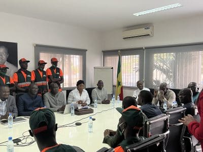 (Vidéo + Photos) Signature de convention entre l'AGEROUTE et l'UCG: 300 jeunes employés pour le nettoiement...