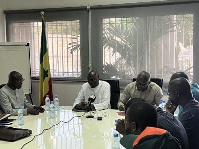 (Vidéo + Photos) Signature de convention entre l'AGEROUTE et l'UCG: 300 jeunes employés pour le nettoiement...