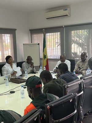 (Vidéo + Photos) Signature de convention entre l'AGEROUTE et l'UCG: 300 jeunes employés pour le nettoiement...