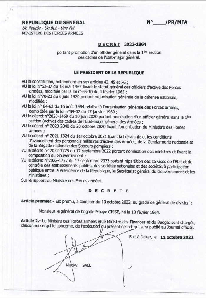 Palais : Macky Sall signe une dizaine de décrets (Documents)