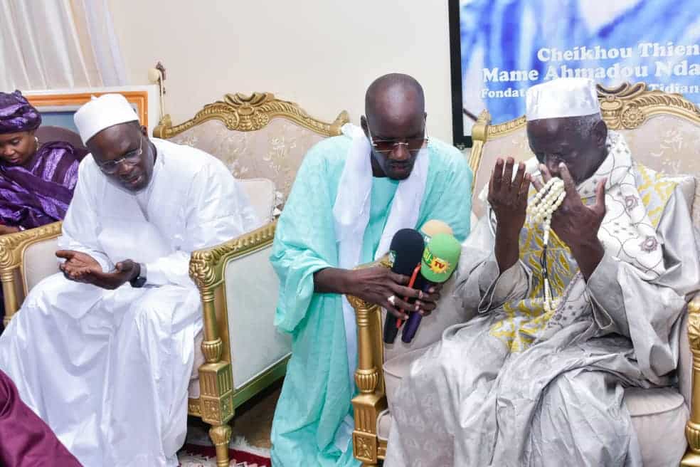 Gamou : Les leaders de Yewwi reçus par le Khalife de Thiénaba (Photos)