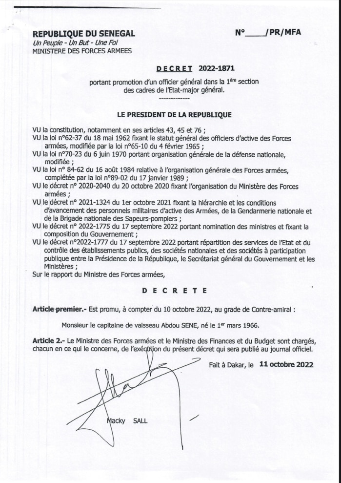 Palais : Macky Sall signe une dizaine de décrets (Documents)