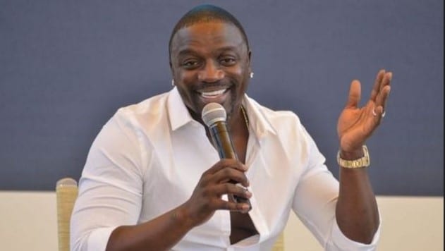 Business : Comment Akon a bénéficié des faveurs de son "sosie"