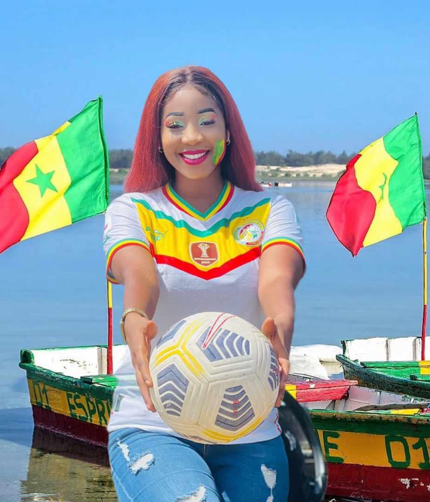 (25 Photos) Quand les supportrices Sénégalaises portent autrement le maillot des lions