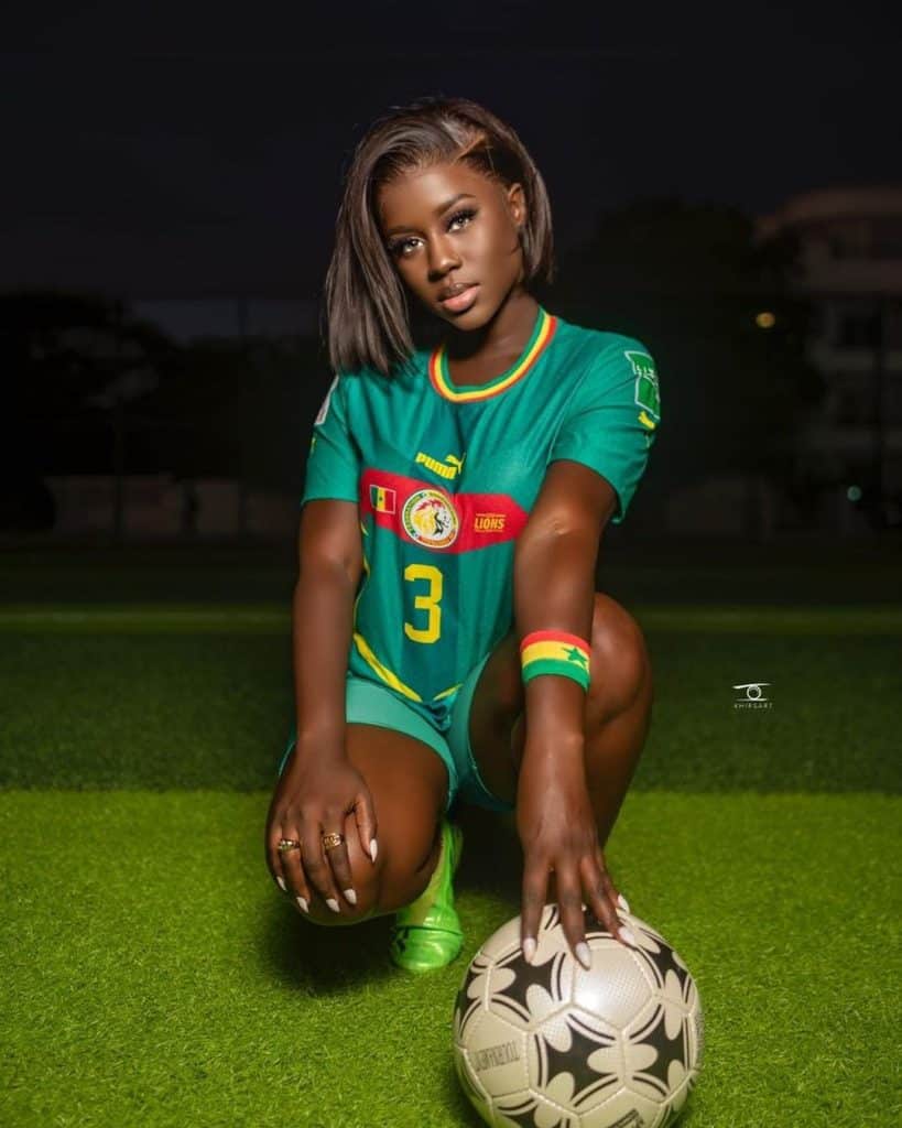 Sénégal vs Angleterre: Les supportrices Sénégalaises les plus audacieuses (30 Photos)