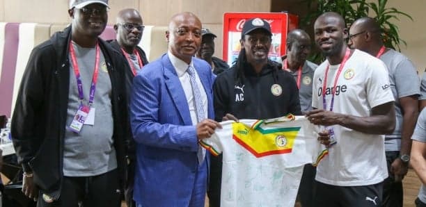Mondial 2022 : Le Président de la CAF rend visite aux Lions [Photos] 