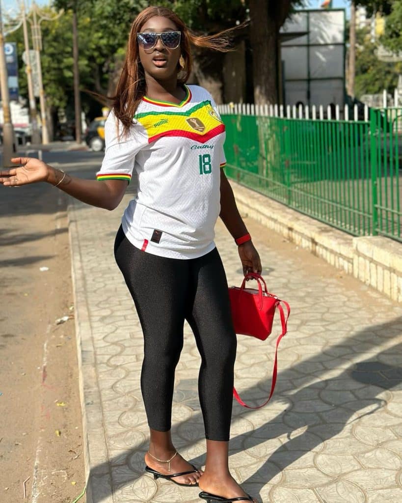 Sénégal vs Angleterre: Les supportrices Sénégalaises les plus audacieuses (30 Photos)