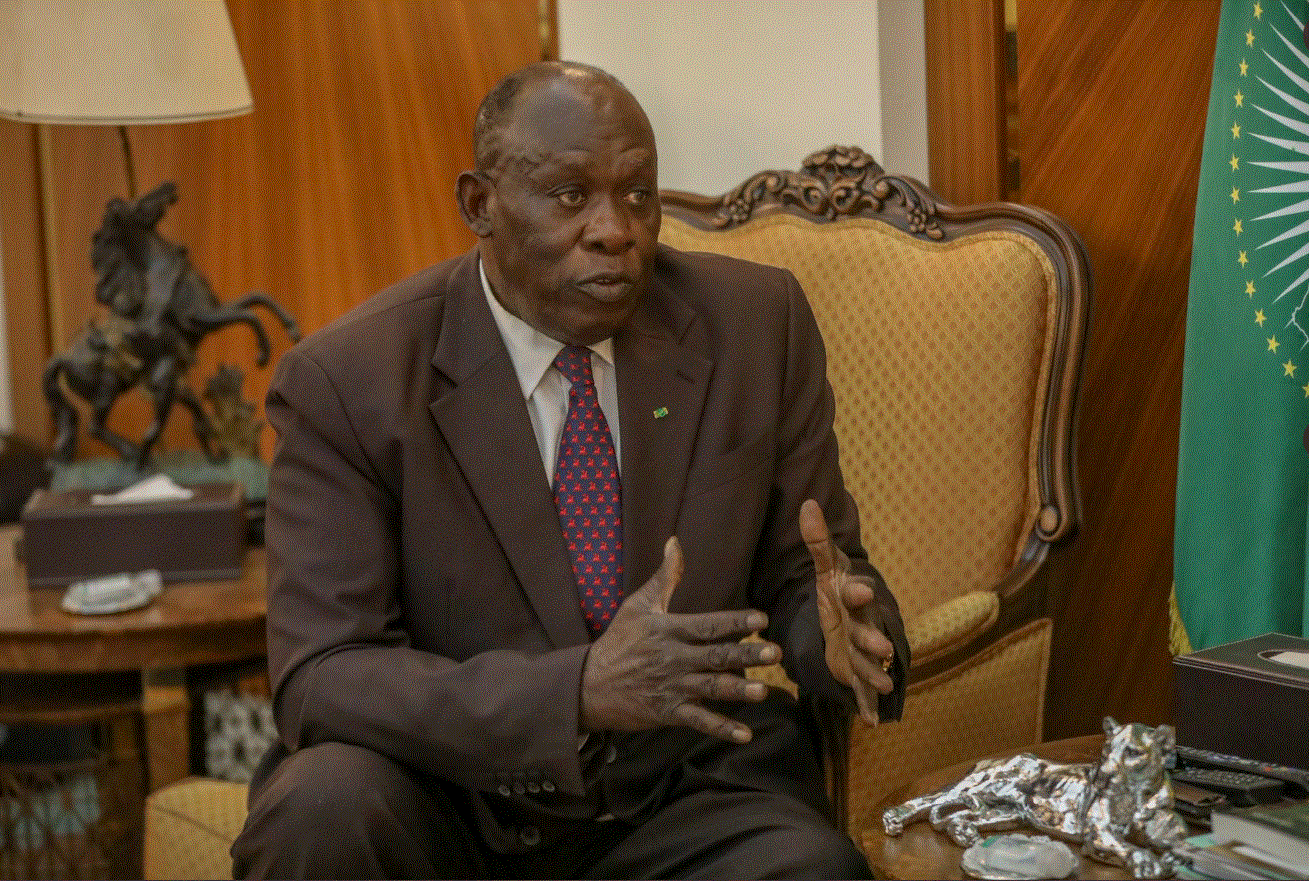 Palais : Le président Macky Sall reçoit Baba Tandian (Photos)