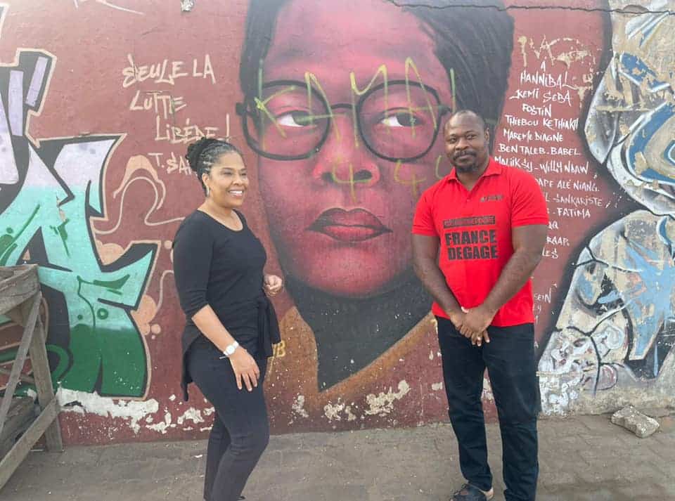 Arrêt sur images : Guy M. Sagna et Nathalie Yamb se retrouvent à Dakar et font un tour à leur mur (Photos)