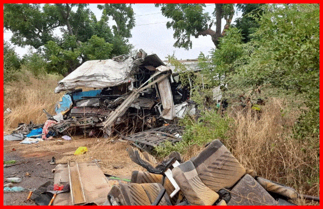 PHOTOS-VOICI LES PREMIÈRES IMAGES DE L’ACCIDENT MEURTRIER DE KAFFRINE